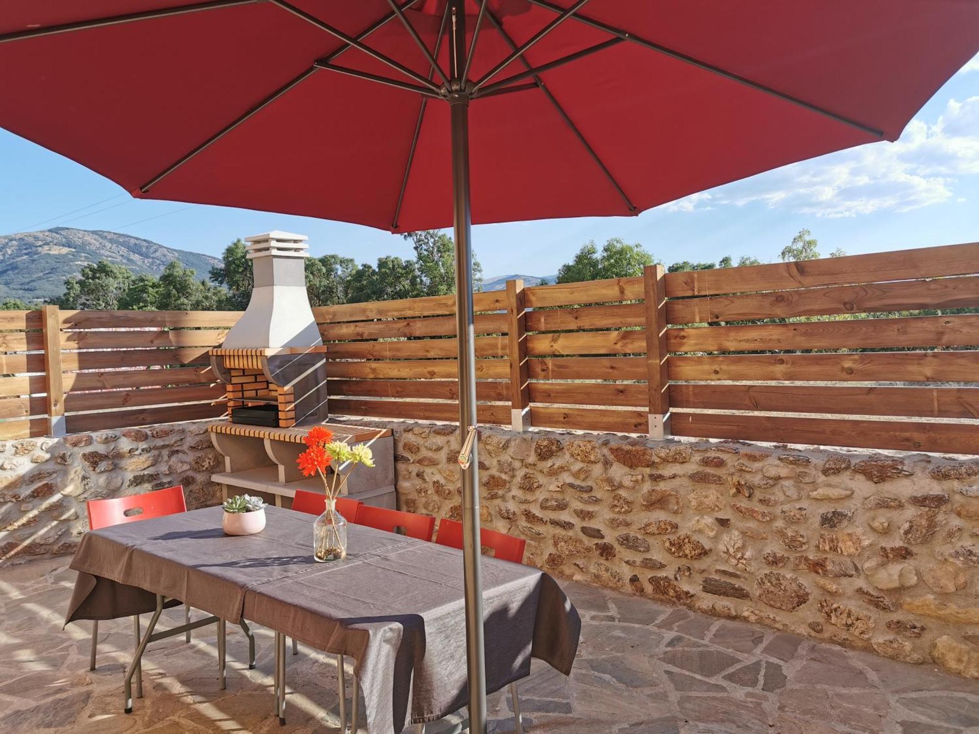 Casitas Pinilla Del Valle Eksteriør billede